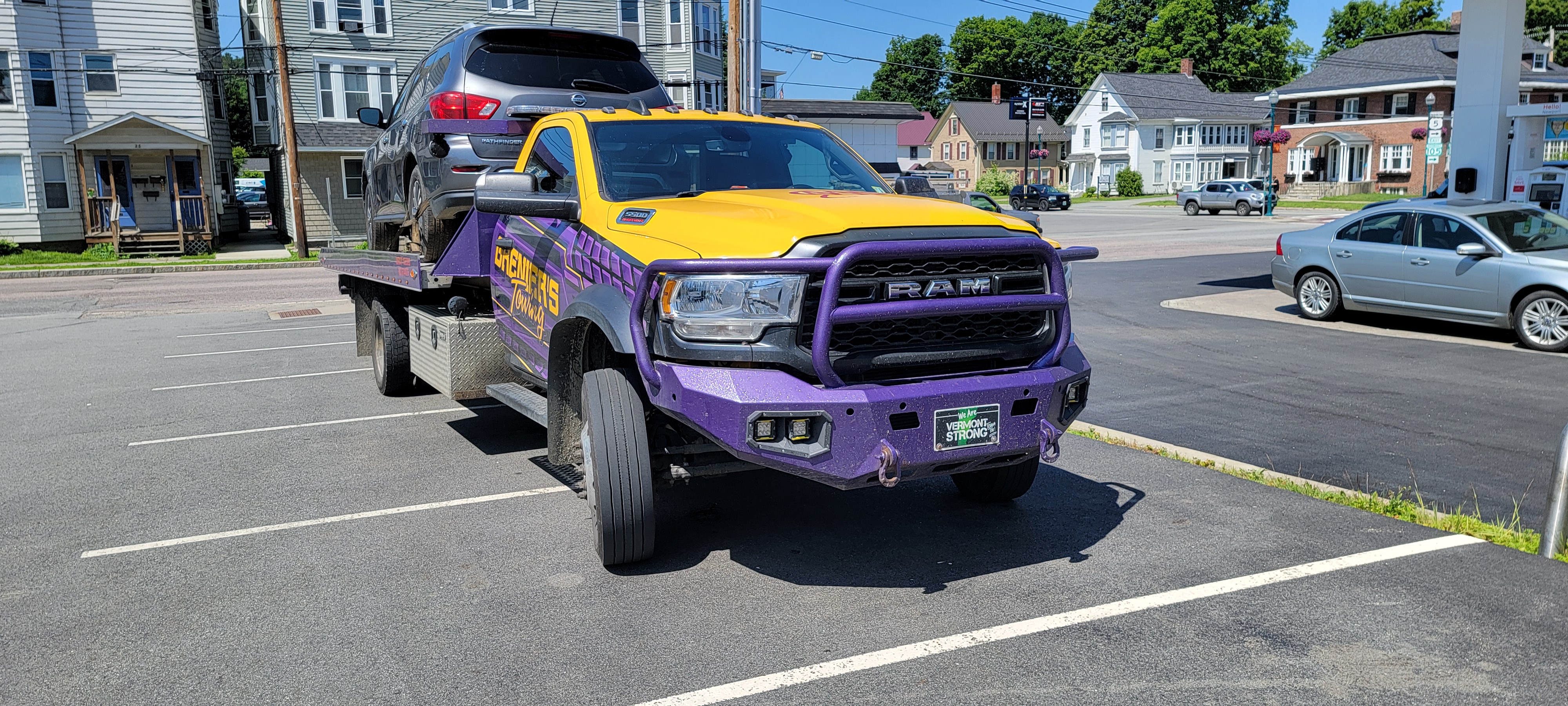 Semi Truck Towing Service